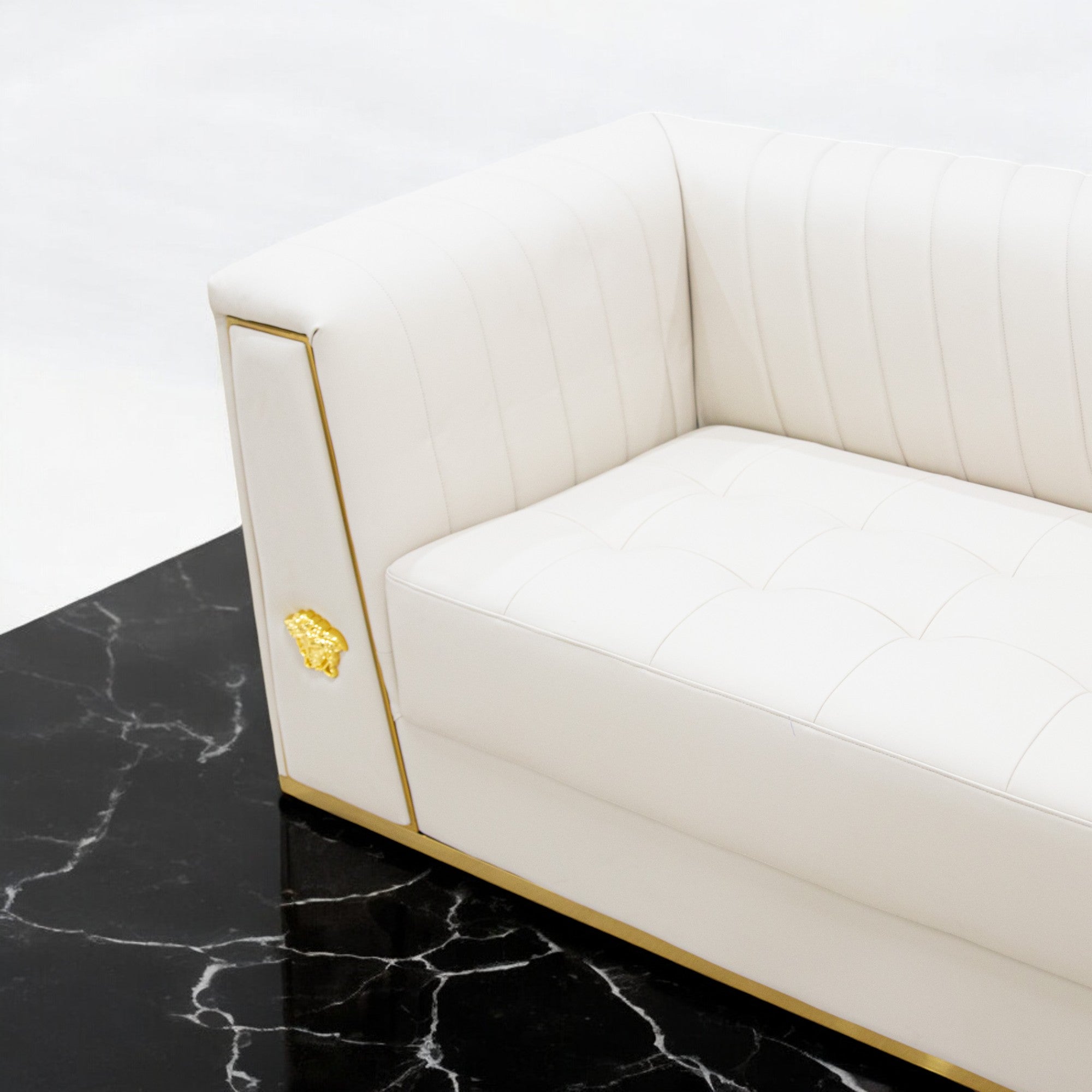 โซฟาหนัง สไตล์ luxury เดินโลหะทอง สวยหรู ระดับพรีเมี่ยม รุ่น เวโอล่า VEOLA