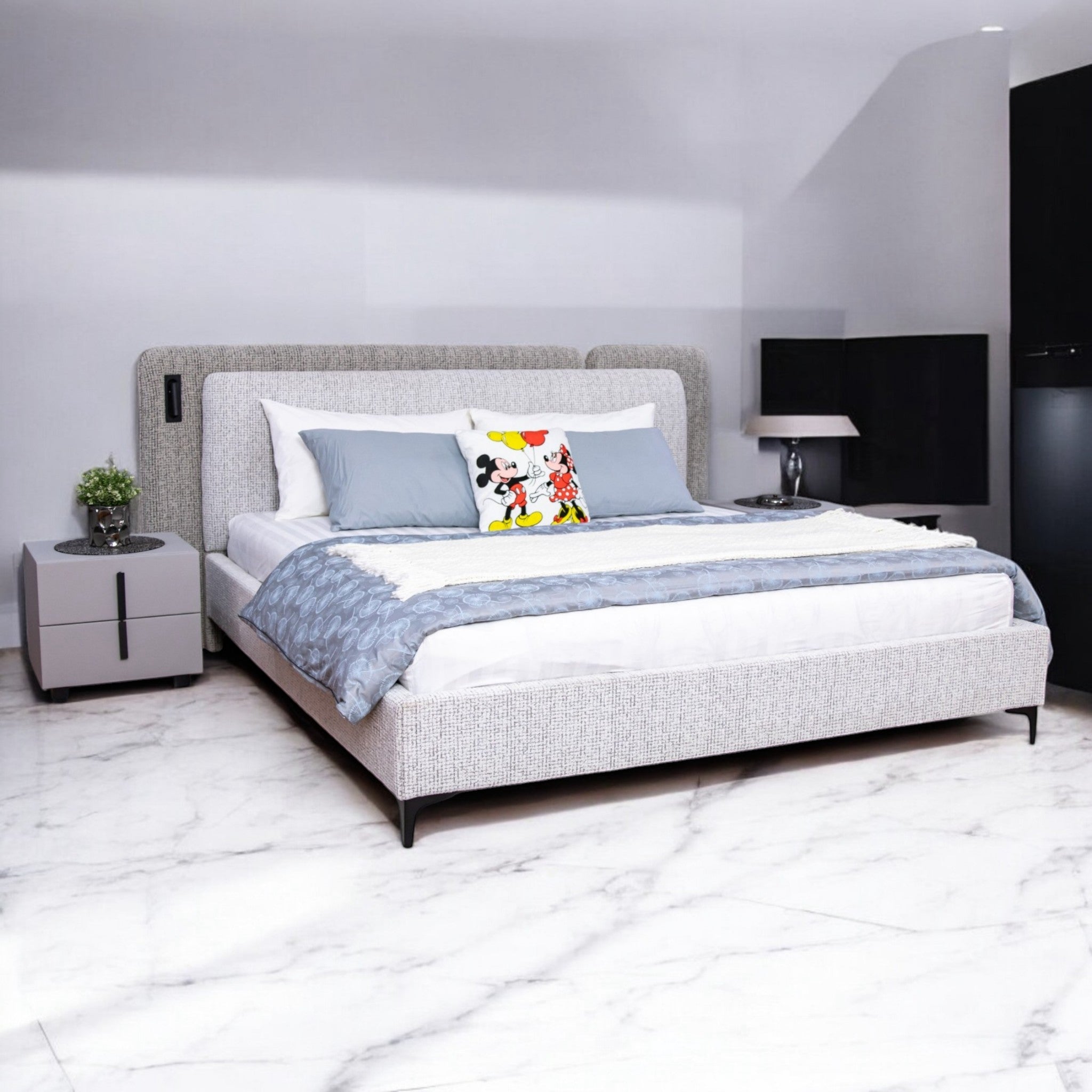 เตียงนอนผ้า "มิแรนด้า MIRANDA" มีไฟ LED หัวเตียง ขนาด 6 ฟุต