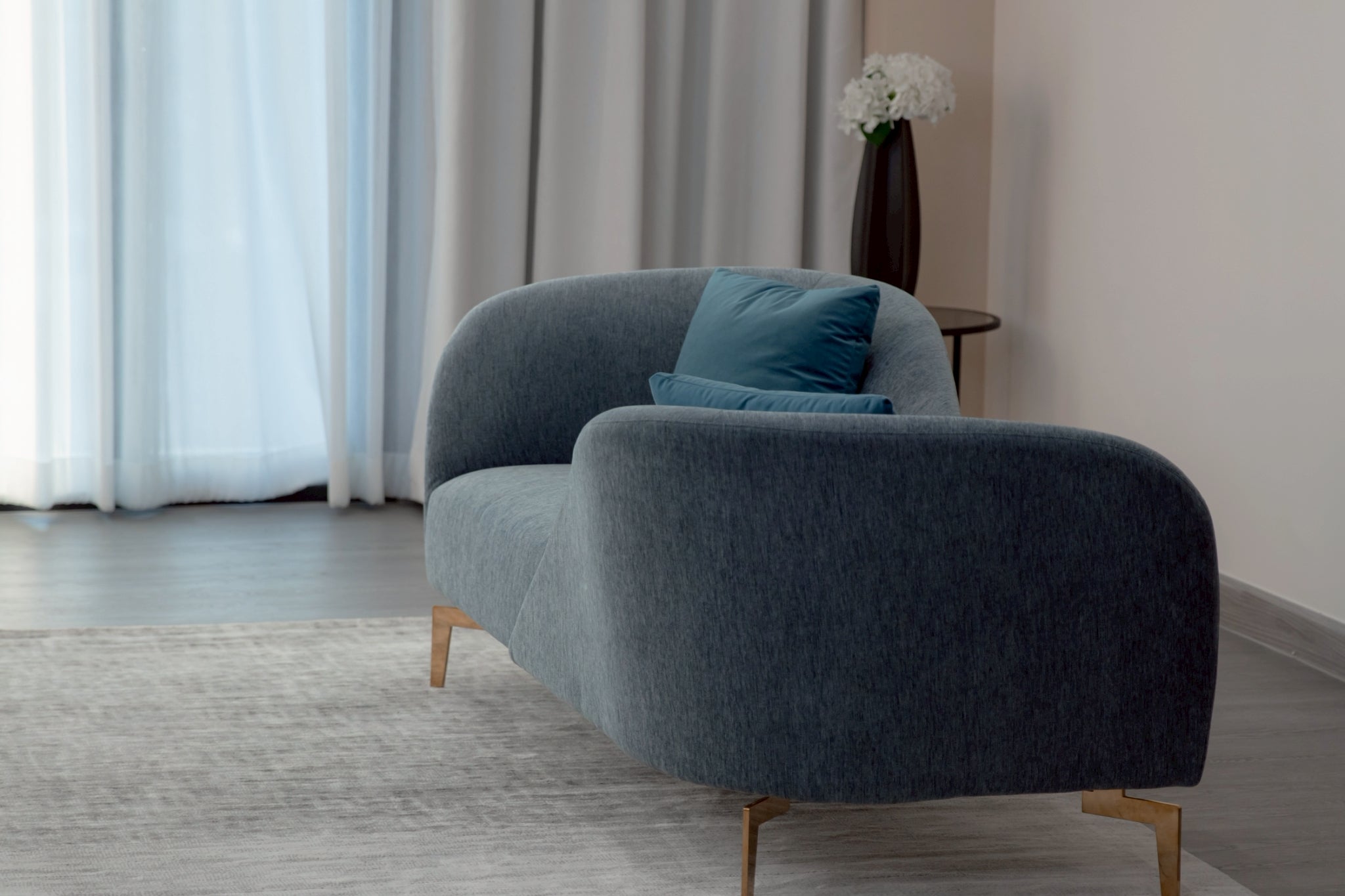 โซฟา modern luxury รุ่น LEVORA