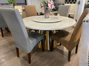 โต๊ะอาหารท็อปหินกลม โครงสแตนเลส สีทอง รุ่น โมลิเซีย MOLIZIA ขนาด 135 x 75 cm. พร้อมเก้าอี้ไม้ 6 ตัว