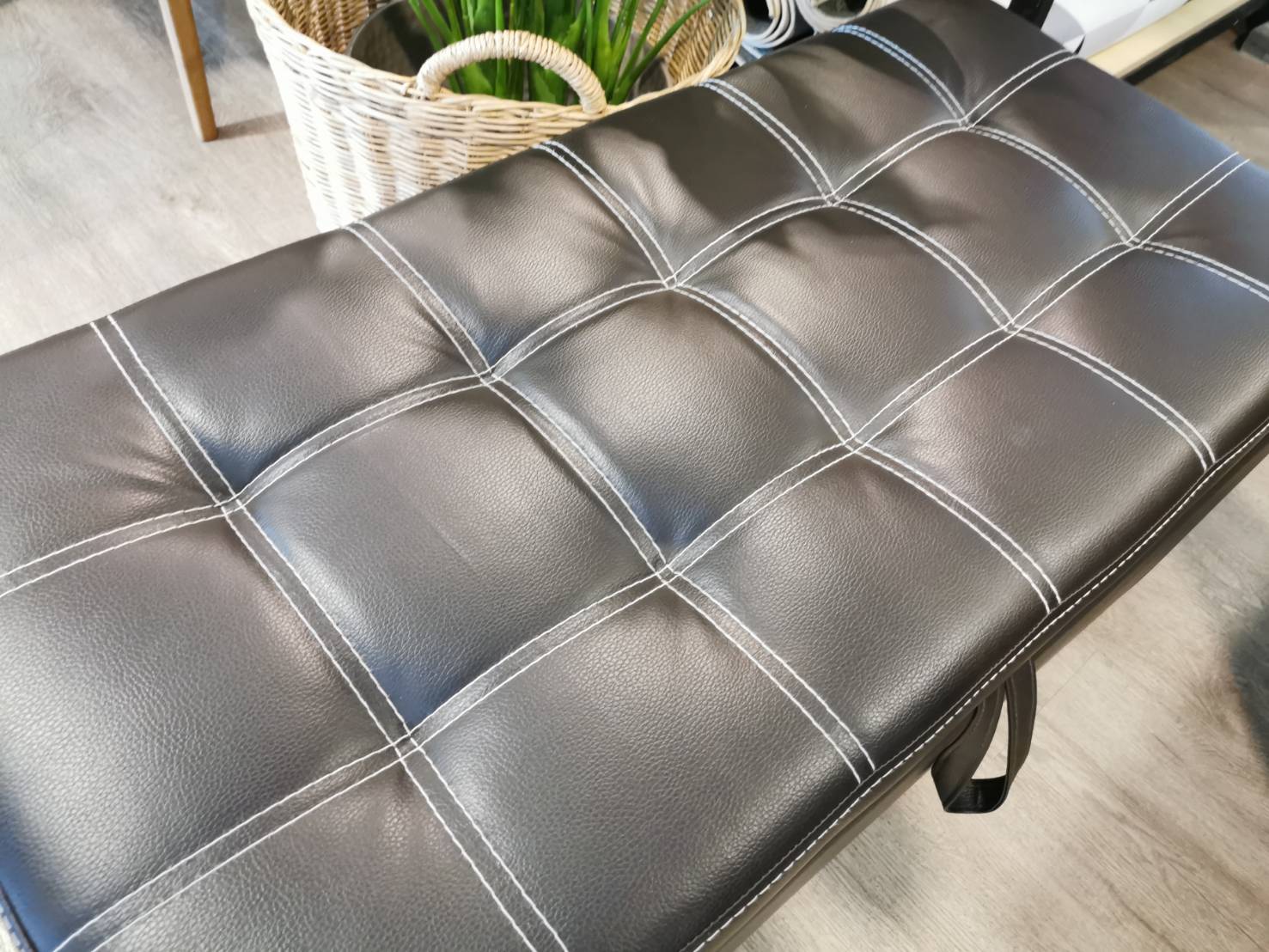 สตูลหนัง 120 ซม. เปิดฝาได้ รุ่น บัตเตอร์ BUTTER