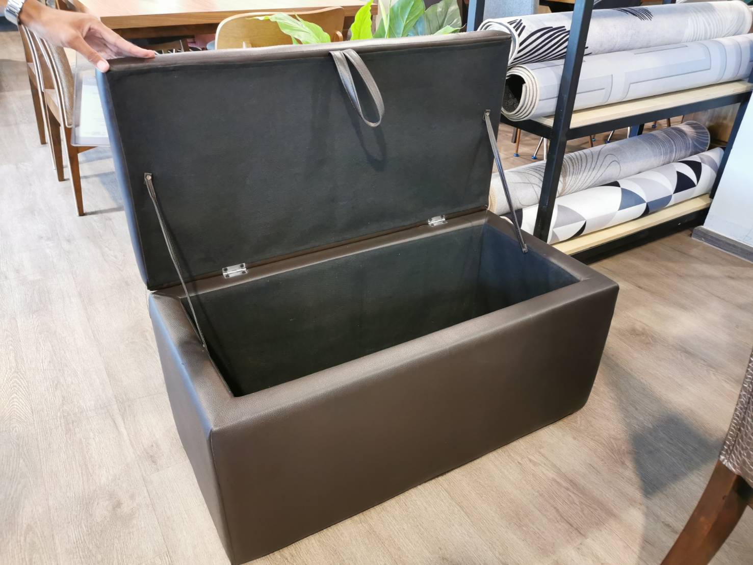 สตูลหนัง 120 ซม. เปิดฝาได้ รุ่น บัตเตอร์ BUTTER